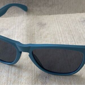 These are Oakley and there color blue